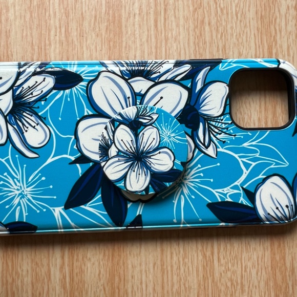 iPhone 11 Pro Max extra durable case w/pop-socket floral patter - Picture 2 of 5